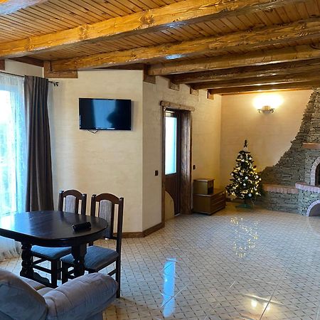 Villa Лучка à Mykulychyn Extérieur photo