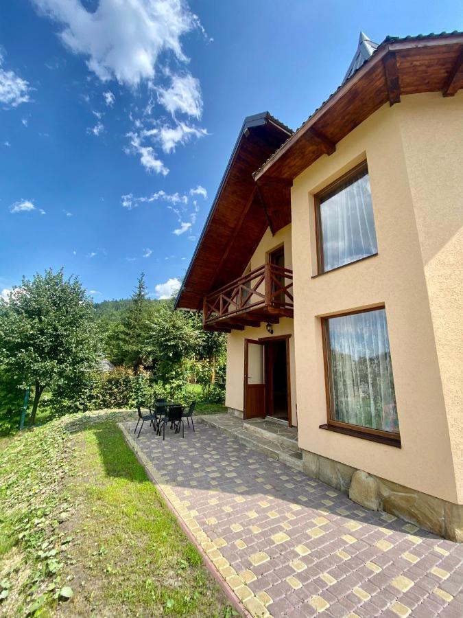 Villa Лучка à Mykulychyn Extérieur photo