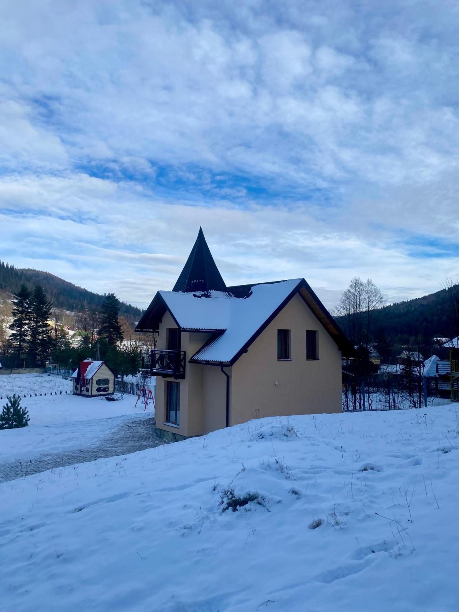 Villa Лучка à Mykulychyn Extérieur photo