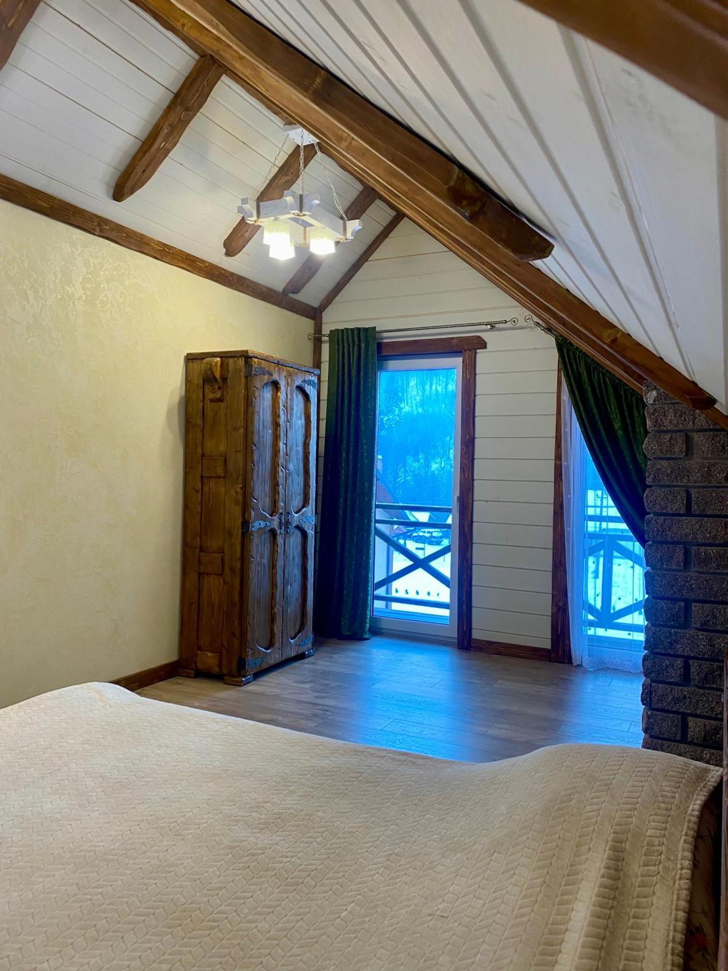 Villa Лучка à Mykulychyn Extérieur photo