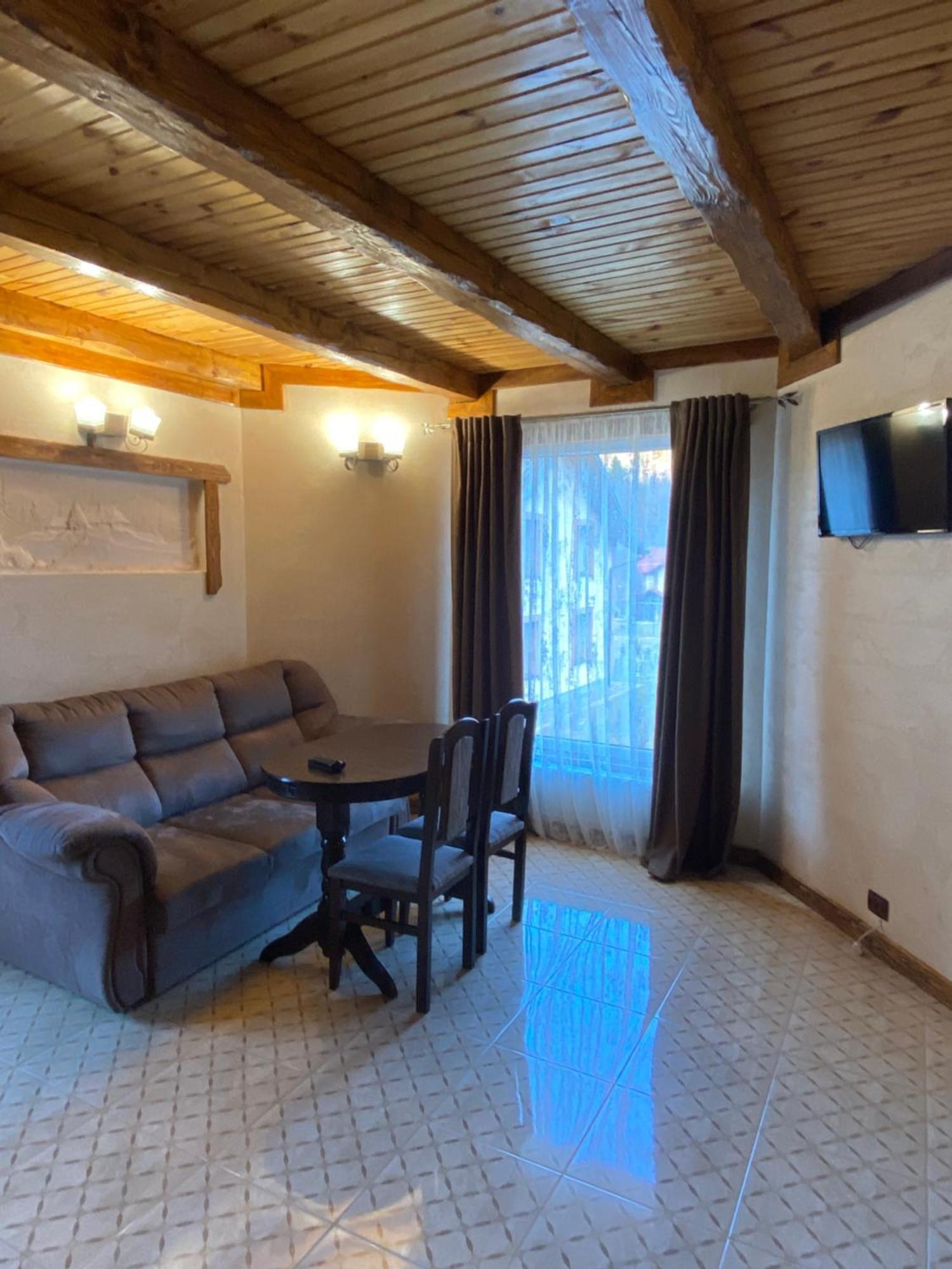 Villa Лучка à Mykulychyn Extérieur photo