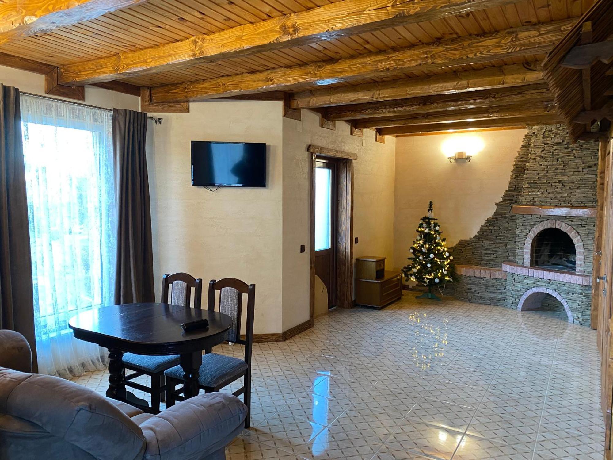 Villa Лучка à Mykulychyn Extérieur photo